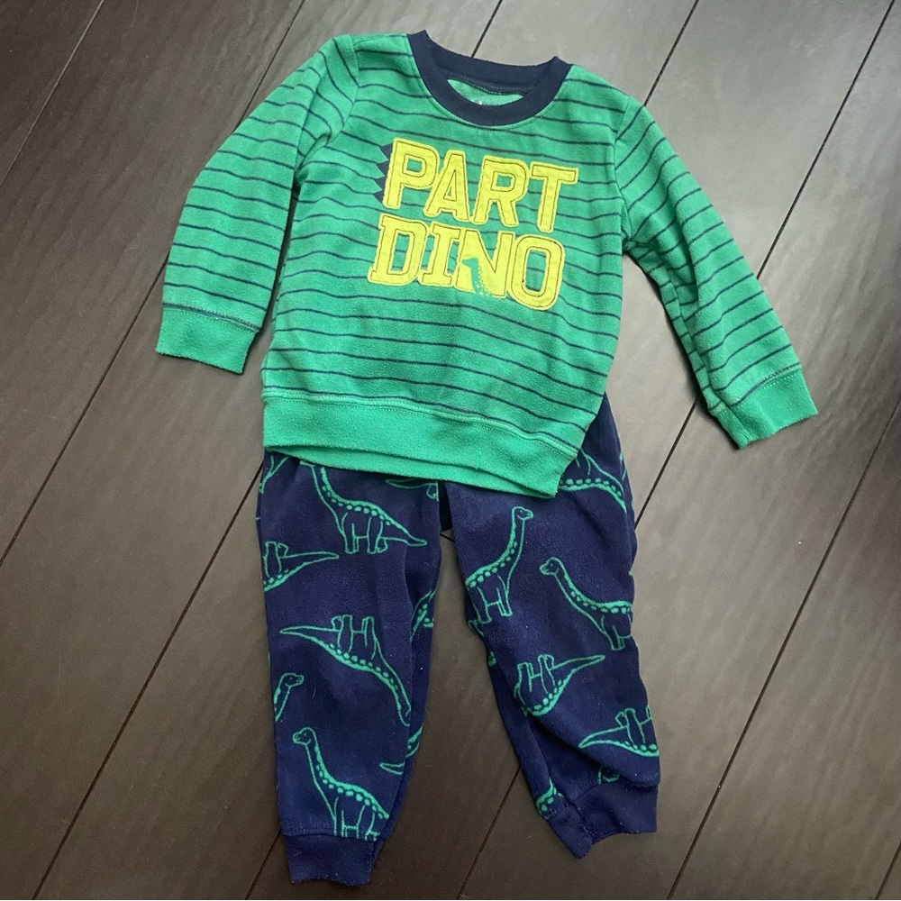 COM by Carter’s Part dinosaur fleece sweats set: sweatshirt & joggers size 18M